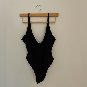 NATURYL ONE PIECE SWIMSUIT